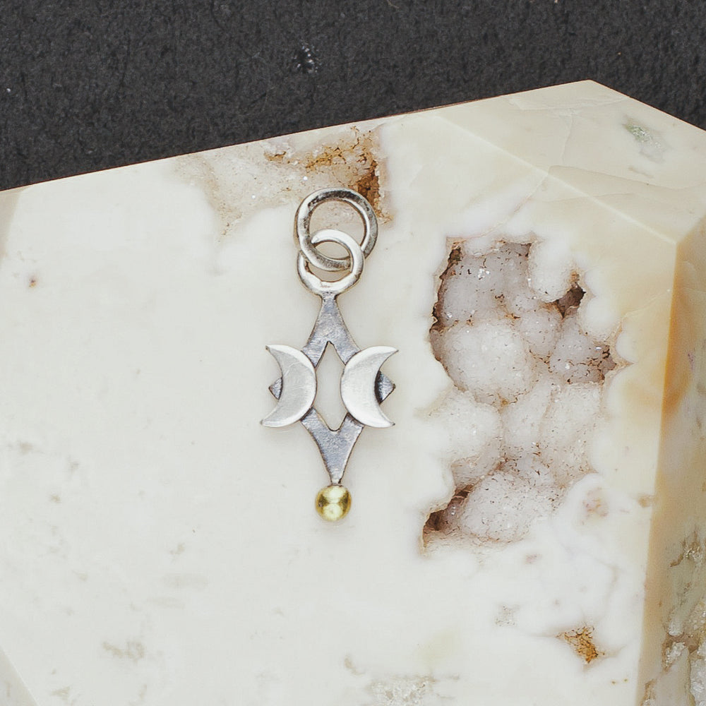 
                  
                    Aligned Offering Charm
                  
                