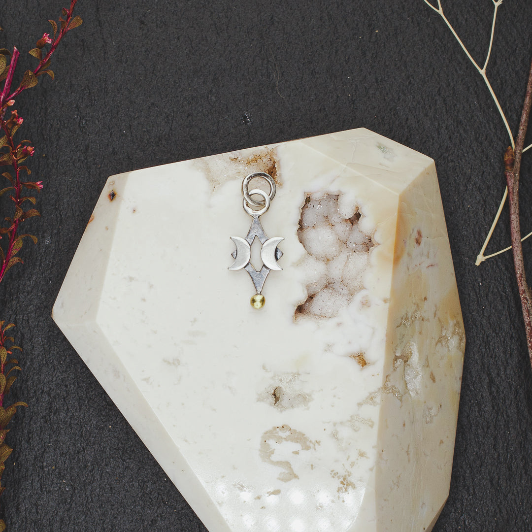 
                  
                    Aligned Offering Charm
                  
                